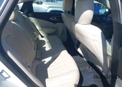 2015 Chrysler 200 C z USA, uszkodzony, nr VIN 1C3CCCCB7FN648177